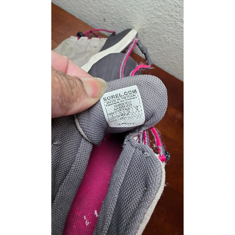Sorel Out N About III Conquest Waterproof Boots Girls 1 Grey Pink NY4554-603